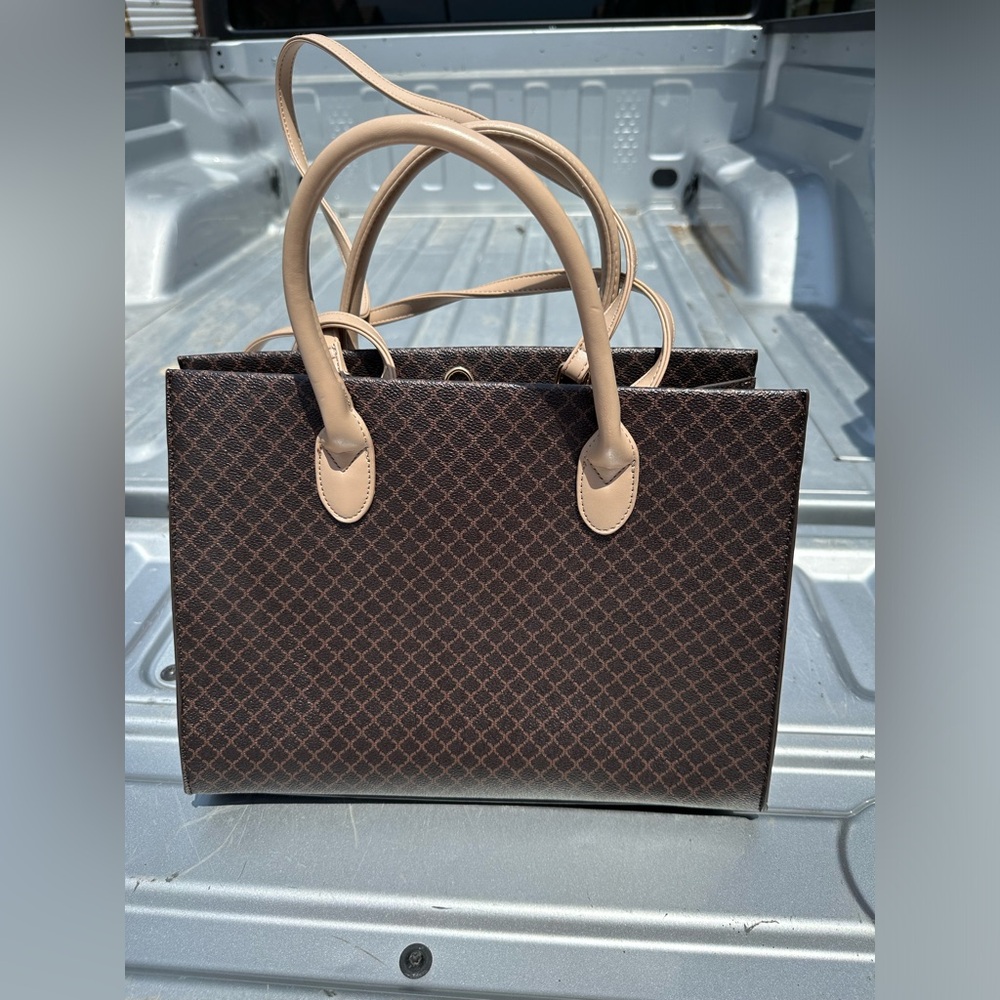 Purse - Picture 3 of 10